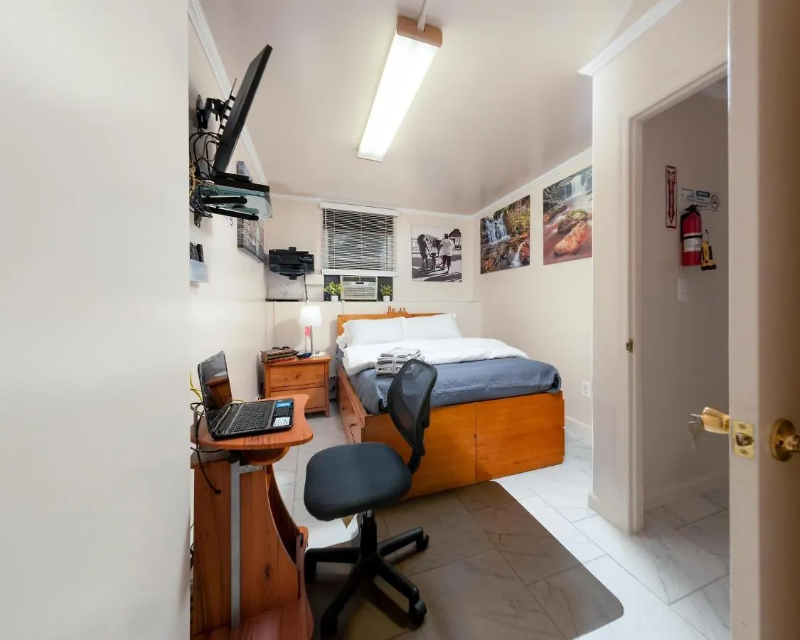 Booking.Com Exxlusive: Fully Furnished One Bedroom Entire Apartment With Full Size Bed. For One Person Or Couple, Soulmate Positive Friendship New York USA
